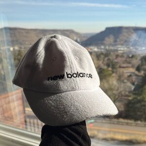 New Balance Classic White Terrycloth Hat NWT